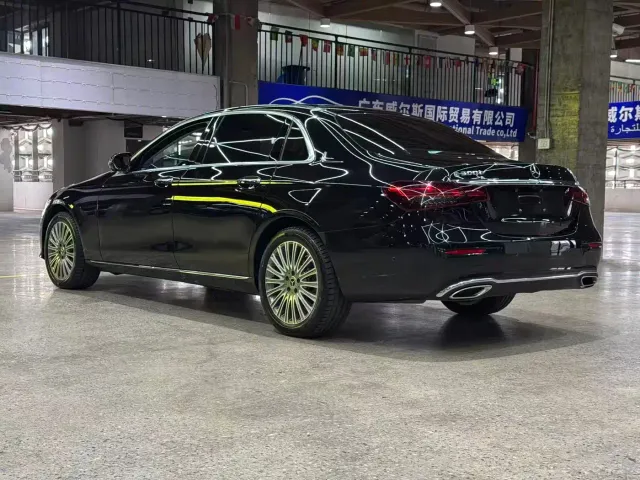 Mercedes-Benz E-Class — Фото автомобиля 9