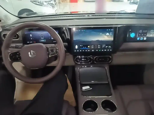 Leapmotor C11 — Фото автомобиля 9