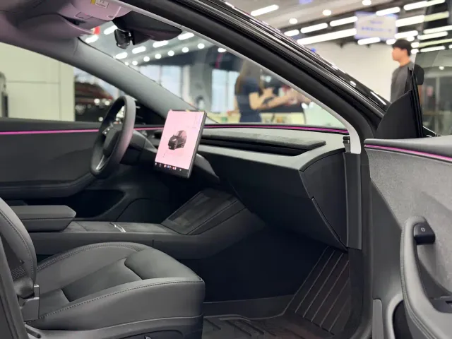 Tesla Model 3 — Фото автомобиля 9