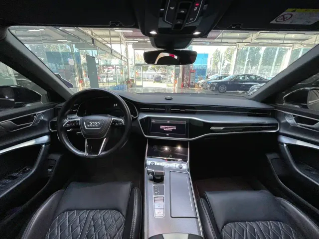 Audi A6L — Фото автомобиля 15