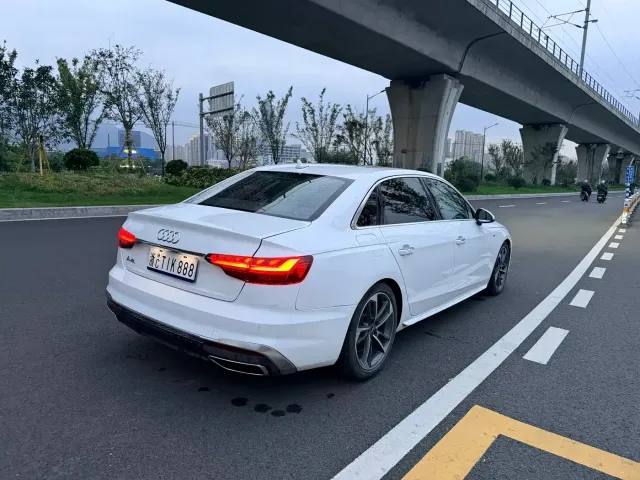 Audi A4L — Фото автомобиля 10
