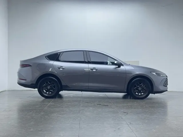BYD Qin PLUS — Фото автомобиля 9