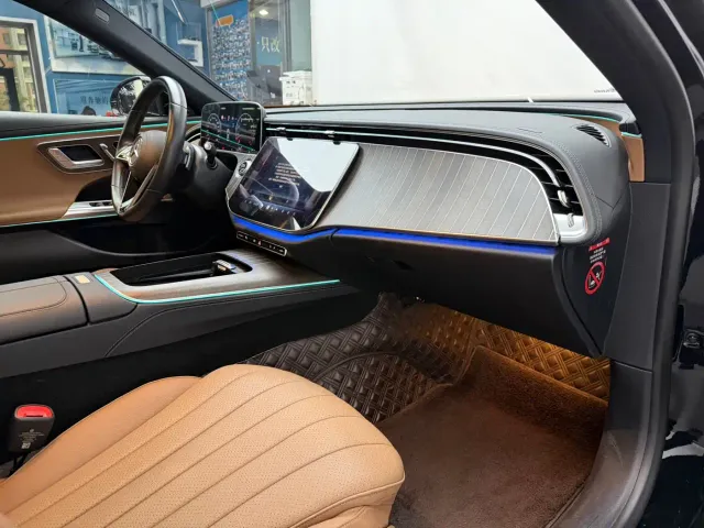 Mercedes-Benz E-Class — Фото автомобиля 11