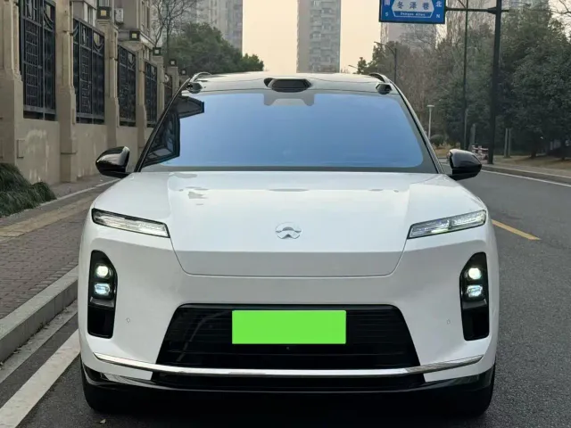 Nio ES8 — Фото автомобиля 2