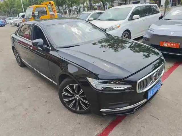 Volvo S90 — Фото автомобиля 2