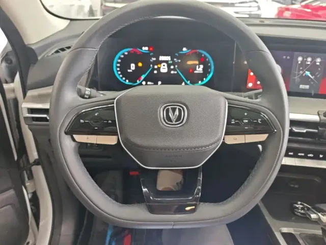 Changan CS35 Plus — Фото автомобиля 10