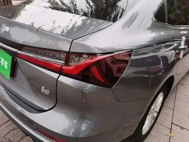 Roewe i5 — Фото автомобиля 7