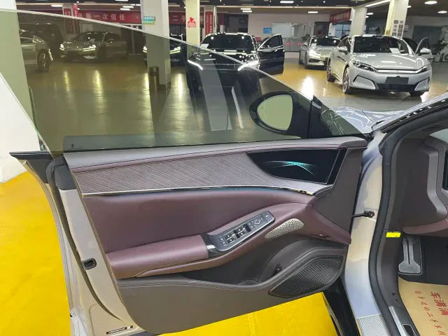 Denza Z9GT — Фото автомобиля 3