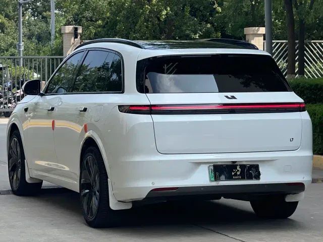 Li Auto L7 — Фото автомобиля 6