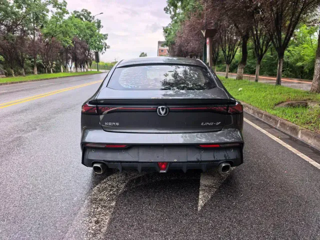 Changan UNI-V — Фото автомобиля 5