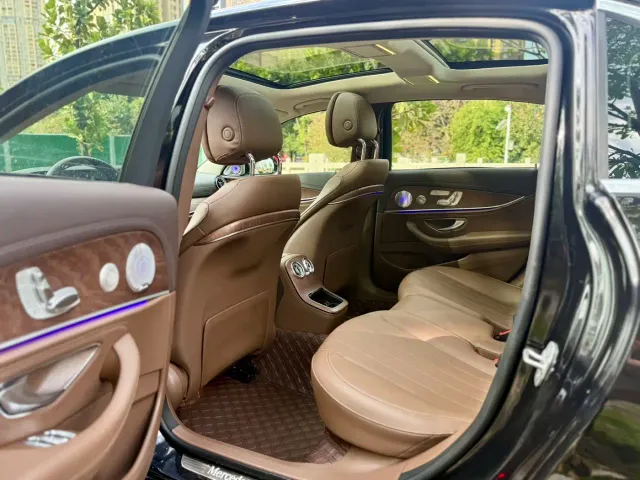 Mercedes-Benz E-Class — Фото автомобиля 6