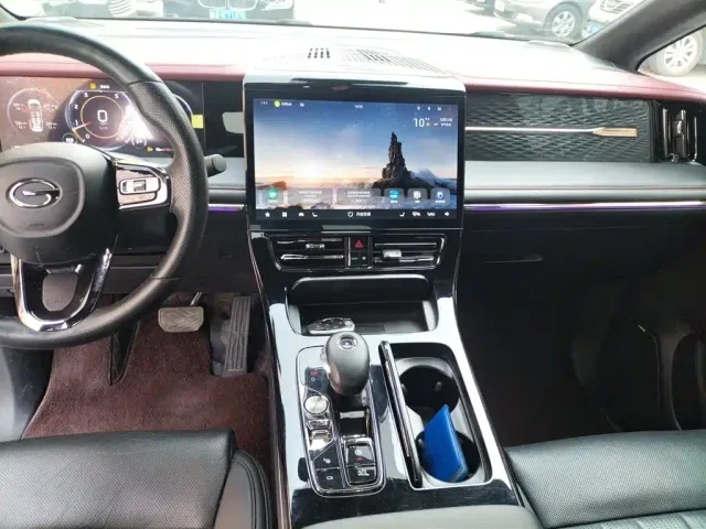 GAC Trumpchi M8 — Фото автомобиля 10