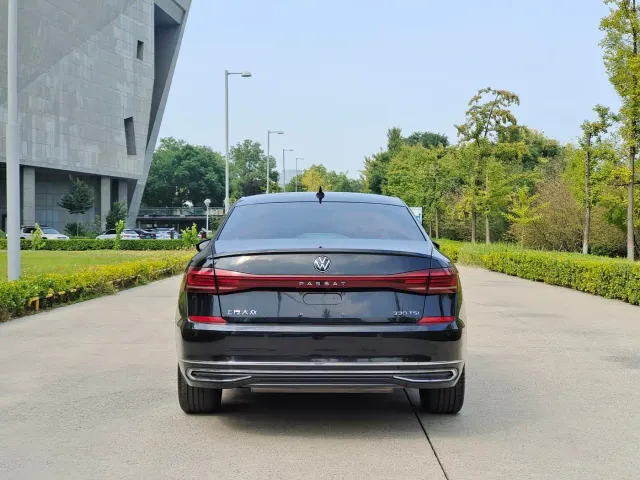 Volkswagen Passat — Фото автомобиля 10