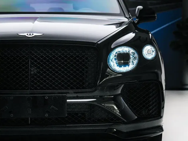 Bentley Bentayga — Фото автомобиля 3