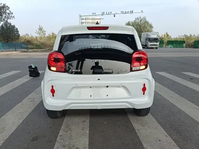 Roewe Clever — Фото автомобиля 5