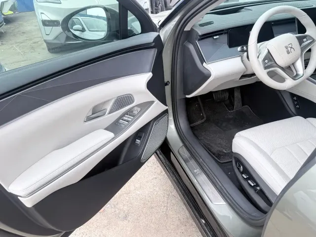 BYD Han L — Фото автомобиля 5