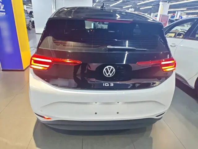 Volkswagen ID.3 — Фото автомобиля 5