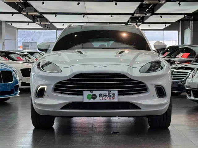 Aston Martin DBX — Фото автомобиля 2