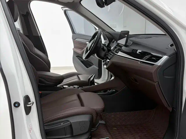 BMW X1 — Фото автомобиля 13