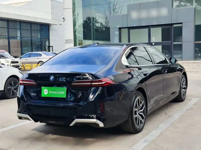 BMW i5 — Фото автомобиля 6