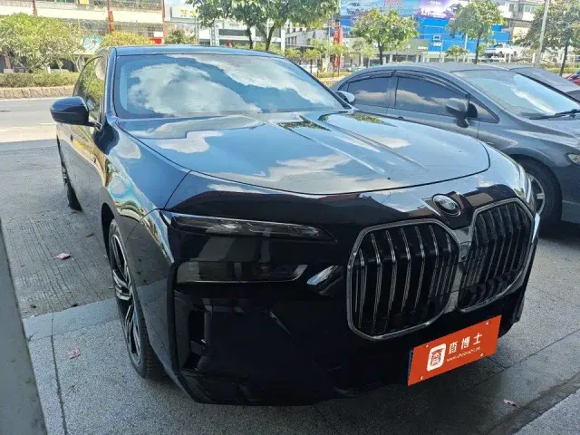 BMW 7 Series — Фото автомобиля 2