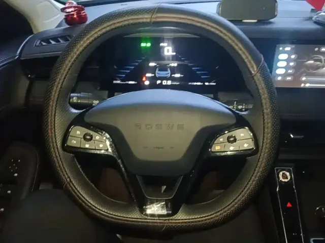 Roewe i5 — Фото автомобиля 10
