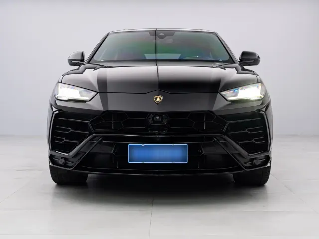 Фотография автомобиля — Lamborghini Urus