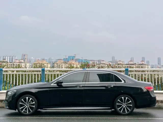 Mercedes-Benz Mercedes-Benz E-Class New Energy 2022 Facelift E 350 e L Plug-in Hybrid Sport Sedan — Фото автомобиля 5