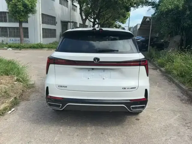 Changan CS75 Plus — Фото автомобиля 6