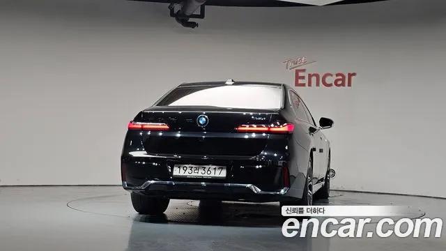BMW 7-Series 7 серия (G70) 740i sDrive M Sport — Фото автомобиля 3