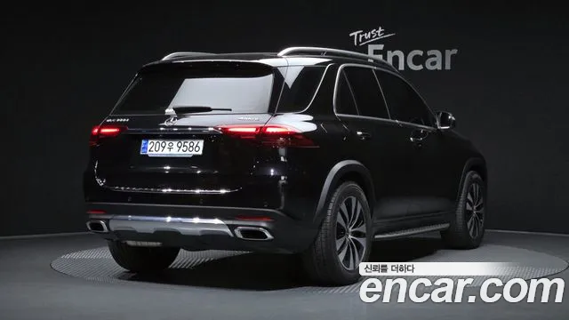 Mercedes-Benz GLE-Class — Фото автомобиля 2