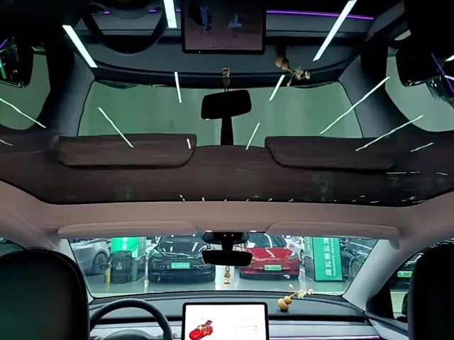 Tesla Model Y — Фото автомобиля 17