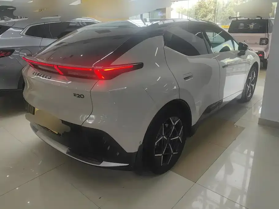 Lynk & Co Lynk & Co Z20 2025 530km RWD Pro — Фото автомобиля 3