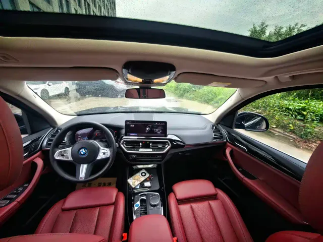 BMW iX3 — Фото автомобиля 5