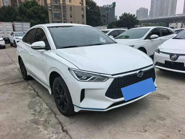 BYD e3 — Фото автомобиля 3