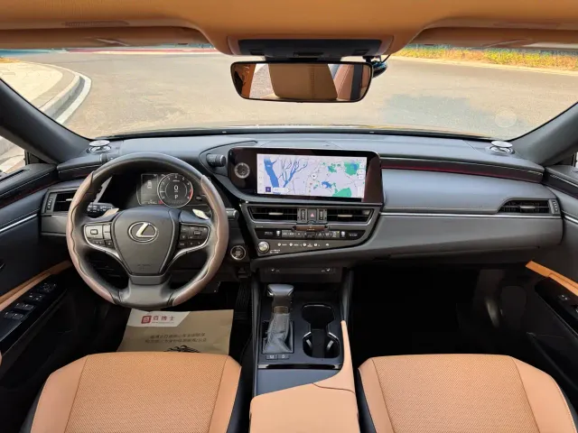 Lexus ES — Фото автомобиля 17
