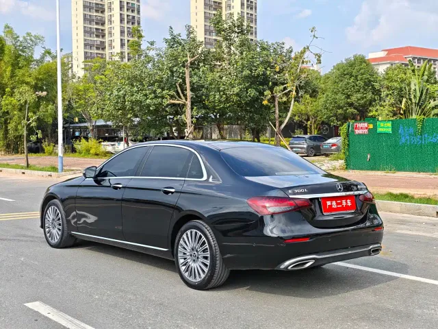 Mercedes-Benz E-Class — Фото автомобиля 9