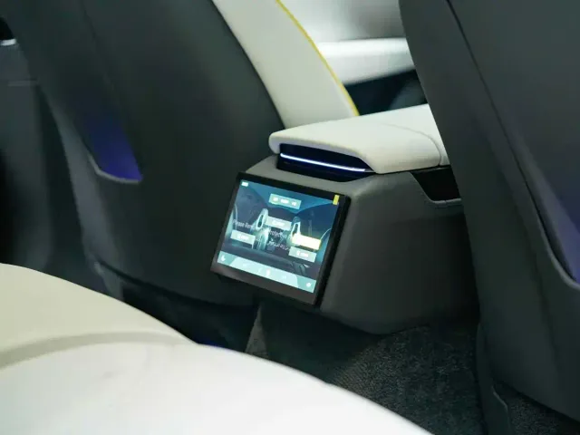 Lotus Emeya — Фото автомобиля 13