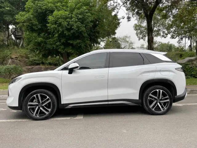 BYD Song L DM-i — Фото автомобиля 4