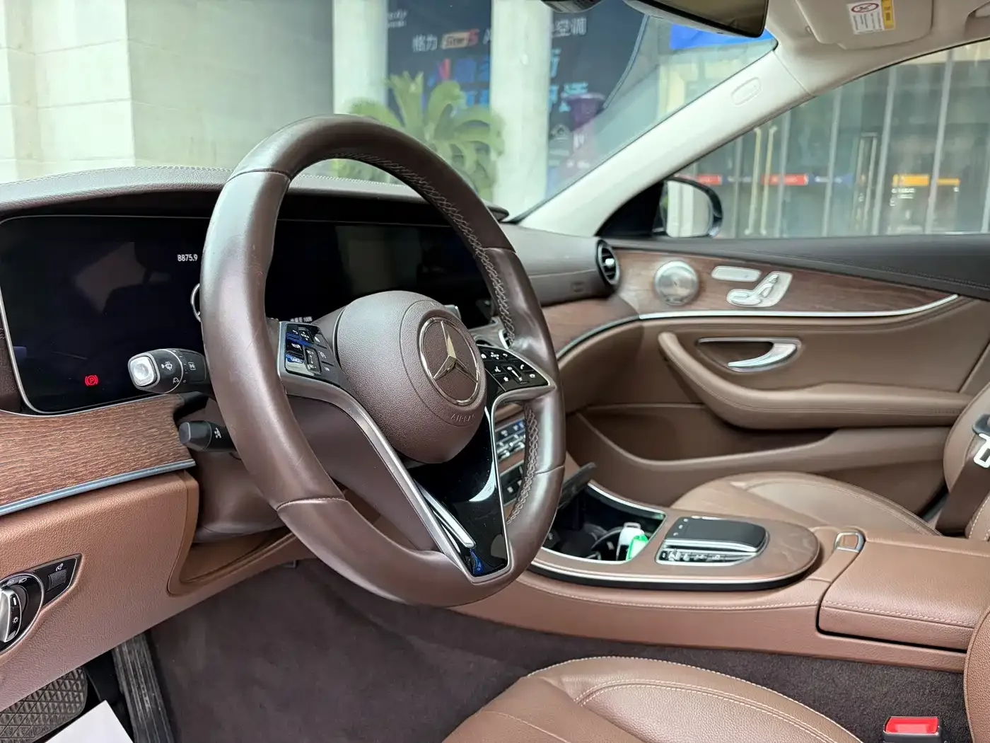 Mercedes-Benz Mercedes-Benz E-Class New Energy 2022 E 350 e L Plug-in Hybrid Sedan — Фото автомобиля 14