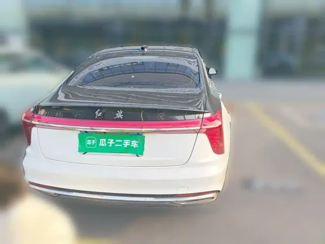 Hongqi H5 — Фото автомобиля 3