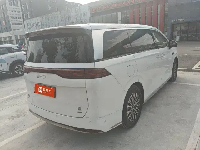 BYD Xia — Фото автомобиля 4