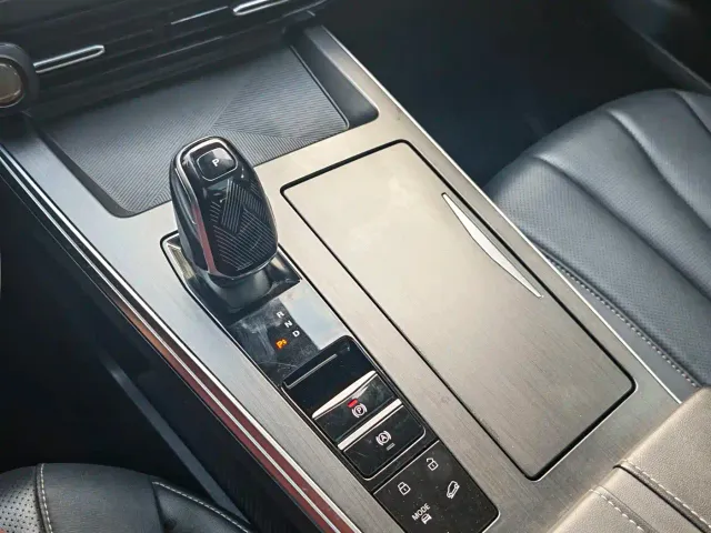Roewe RX5 eMAX — Фото автомобиля 16