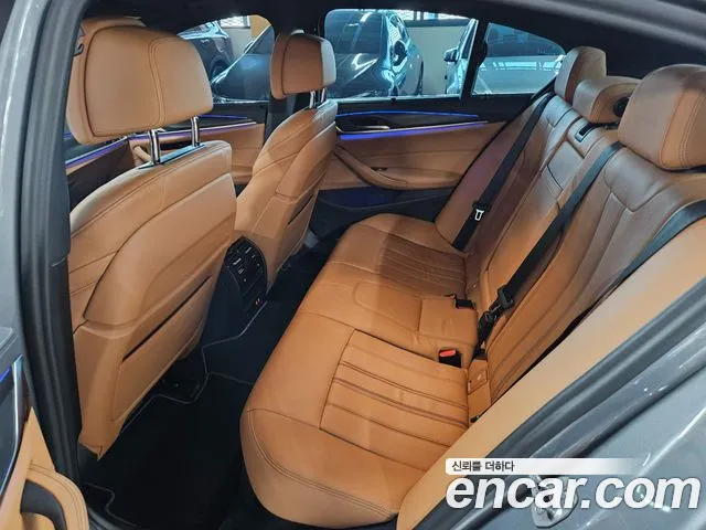 BMW 5 Series G30 — Фото автомобиля 12