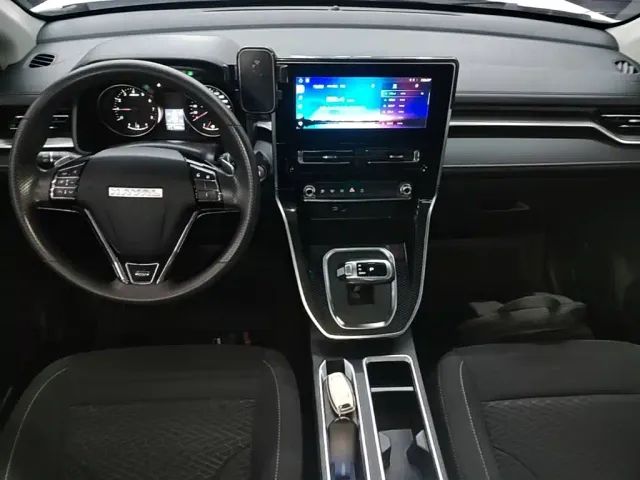 Haval M6 — Фото автомобиля 9
