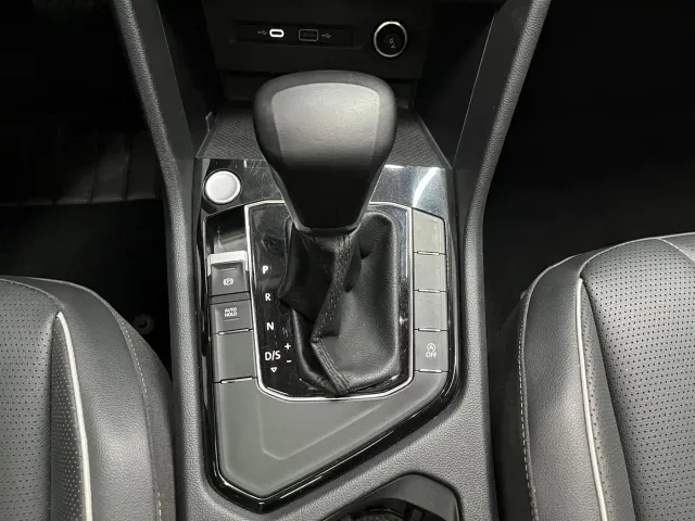 Volkswagen Tiguan L — Фото автомобиля 12