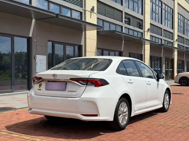 Toyota Corolla — Фото автомобиля 5