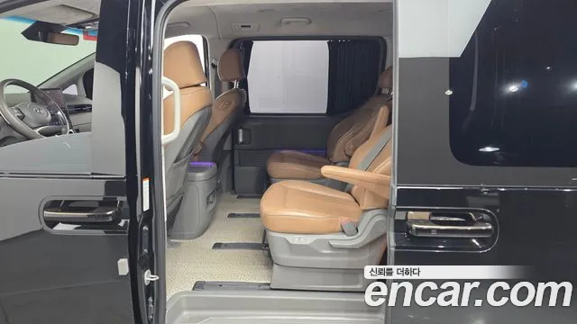 Hyundai Staria Staria 4WD Lounge 9 мест — Фото автомобиля 12