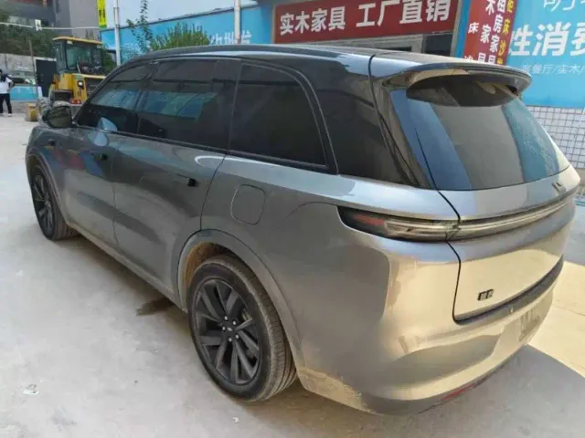 Li Auto L8 — Фото автомобиля 8