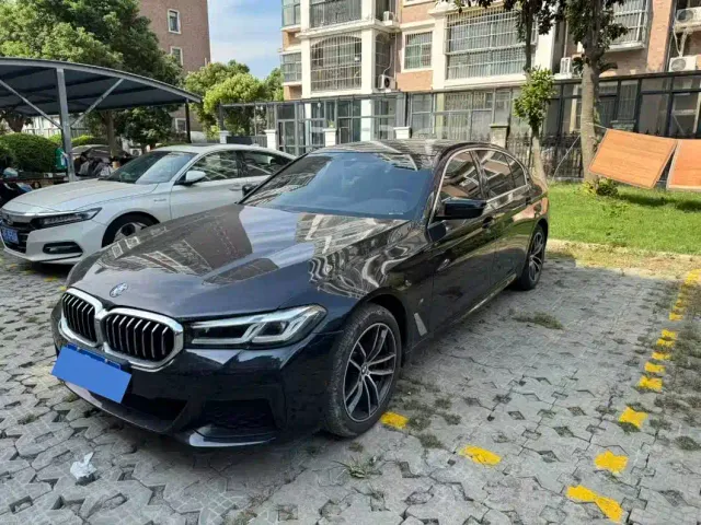 Фотография автомобиля — BMW 5 Series